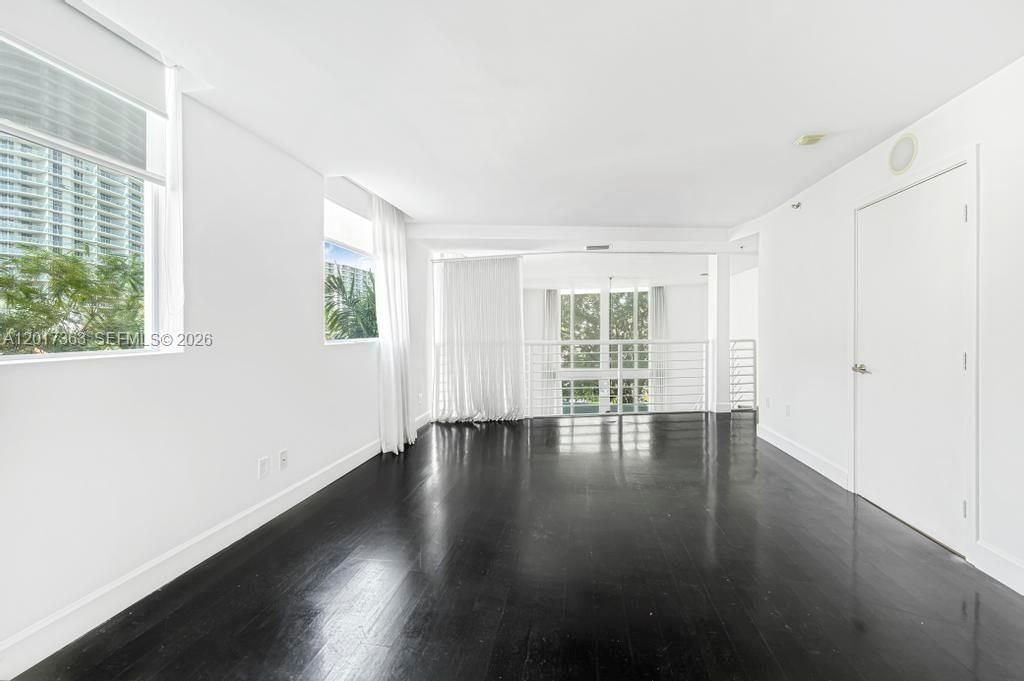 Activo con contrato: $6,250 (2 camas, 2 baños, 1256 Pies cuadrados)