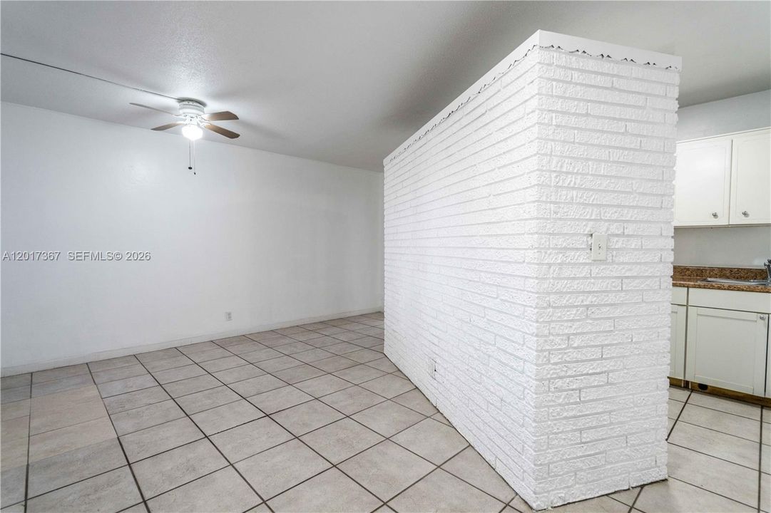 Activo con contrato: $1,550 (1 camas, 1 baños, 550 Pies cuadrados)