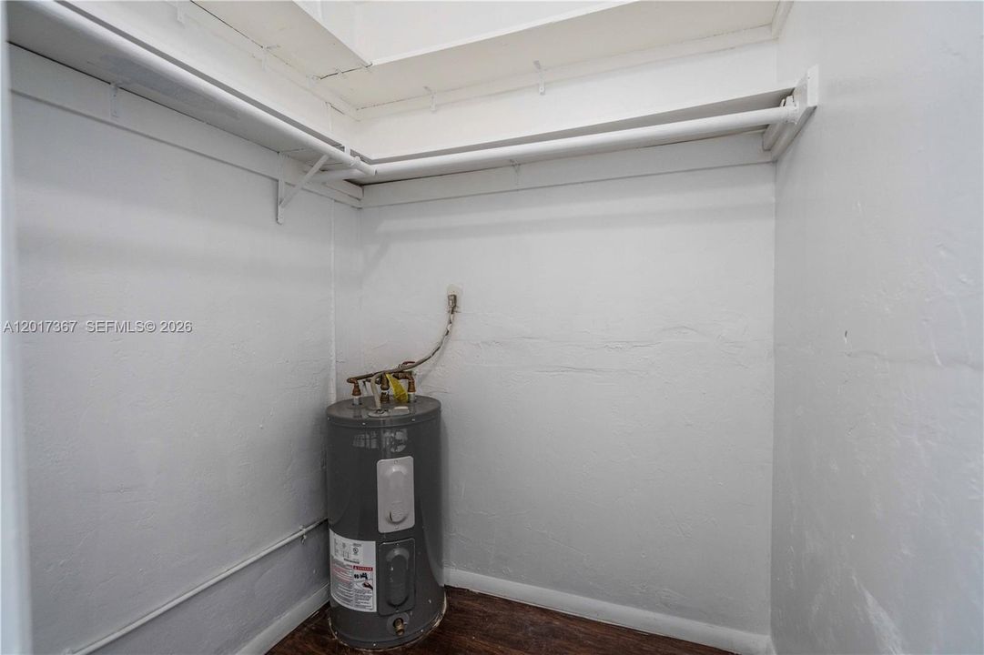 Activo con contrato: $1,550 (1 camas, 1 baños, 550 Pies cuadrados)