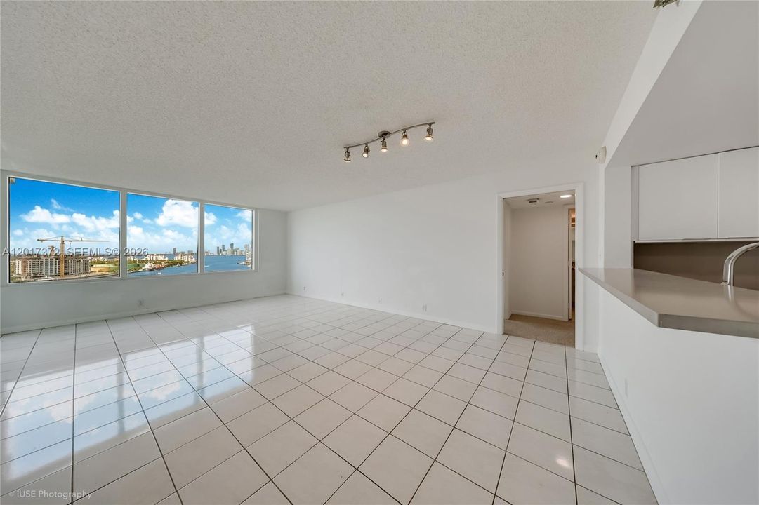 Activo con contrato: $1,375,000 (2 camas, 2 baños, 1165 Pies cuadrados)