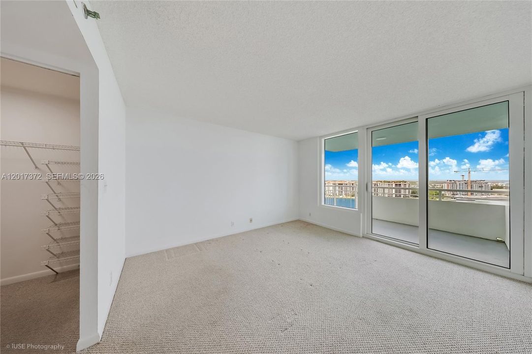 Activo con contrato: $1,375,000 (2 camas, 2 baños, 1165 Pies cuadrados)