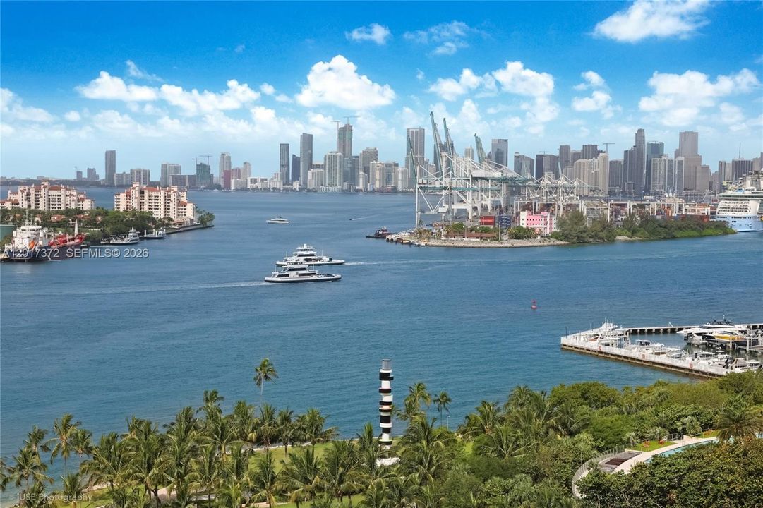 Activo con contrato: $1,375,000 (2 camas, 2 baños, 1165 Pies cuadrados)