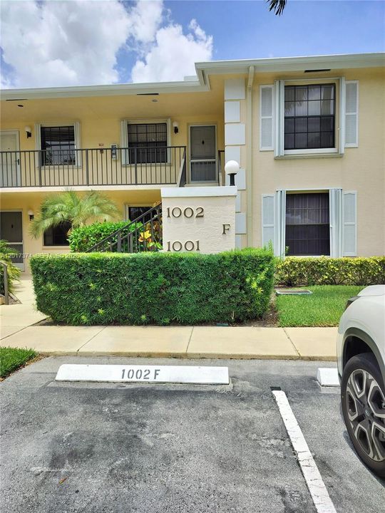 For Rent: $2,400 (2 beds, 2 baths, 1178 Square Feet)