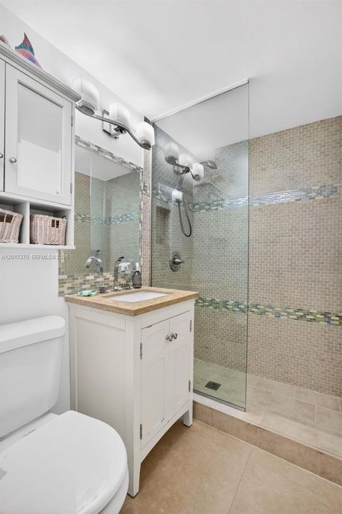 For Sale: $1,050,000 (4 beds, 3 baths, 1688 Square Feet)