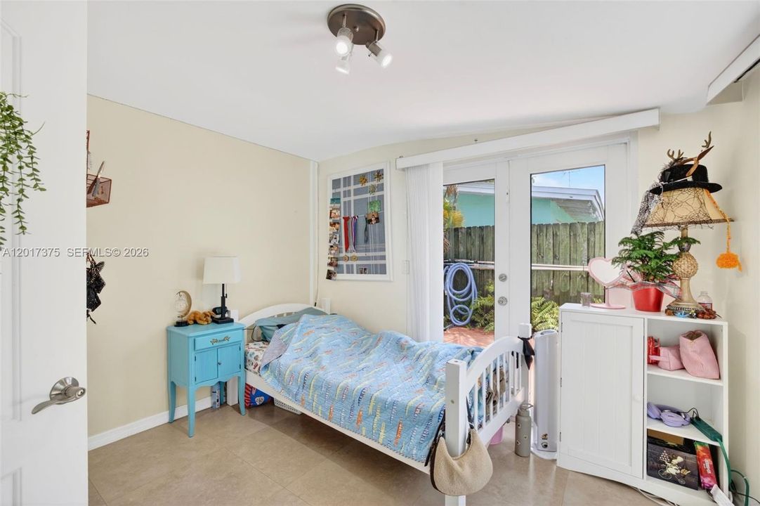 For Sale: $1,050,000 (4 beds, 3 baths, 1688 Square Feet)
