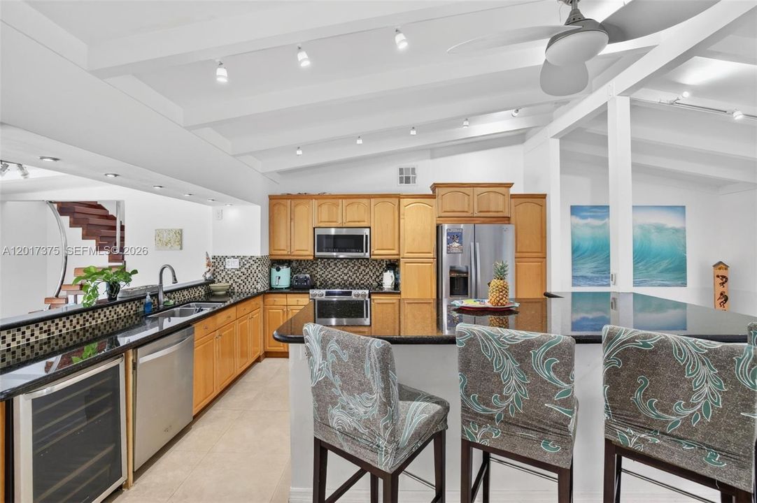 For Sale: $1,050,000 (4 beds, 3 baths, 1688 Square Feet)