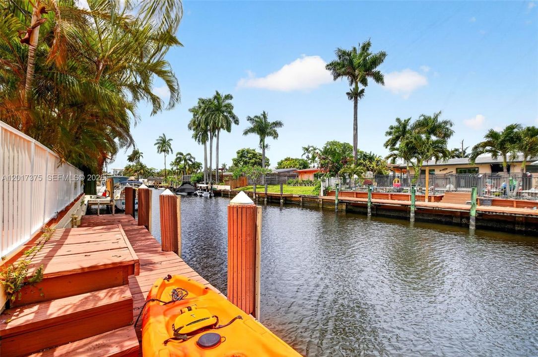 For Sale: $1,050,000 (4 beds, 3 baths, 1688 Square Feet)
