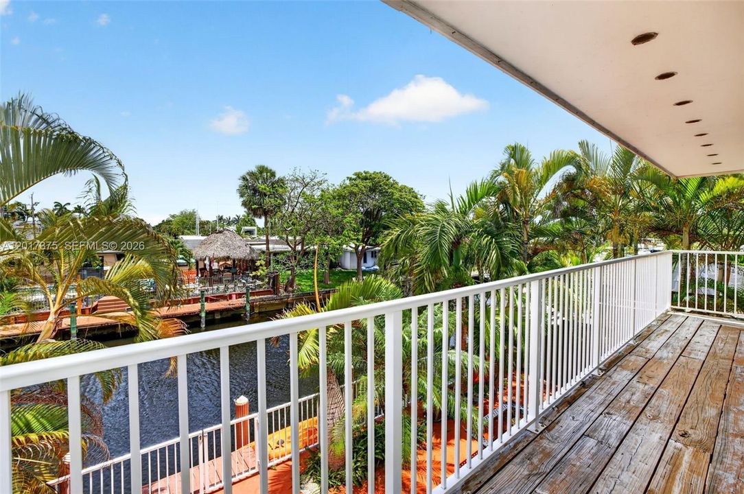 For Sale: $1,050,000 (4 beds, 3 baths, 1688 Square Feet)