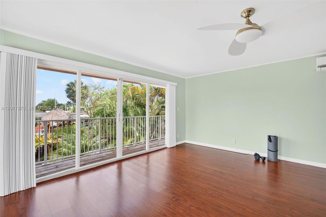 For Sale: $1,050,000 (4 beds, 3 baths, 1688 Square Feet)