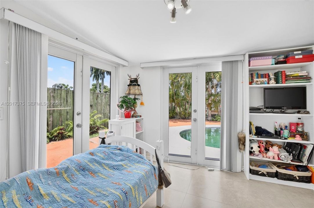 flex room, we are calling it a 4th bedroom, but would be a great office instead. Small closet space.
