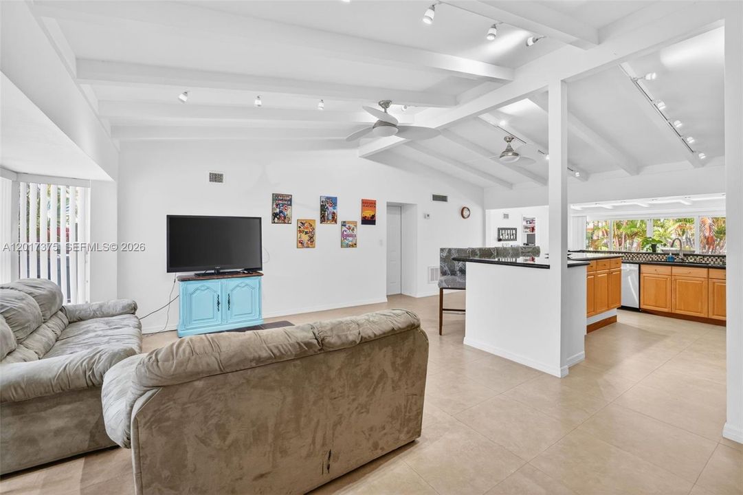 For Sale: $1,050,000 (4 beds, 3 baths, 1688 Square Feet)