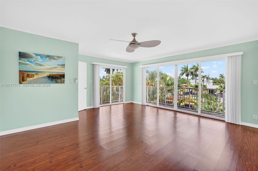 For Sale: $1,050,000 (4 beds, 3 baths, 1688 Square Feet)