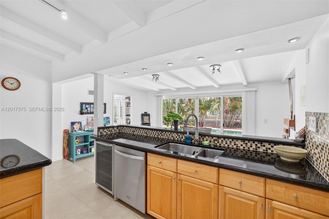 For Sale: $1,050,000 (4 beds, 3 baths, 1688 Square Feet)