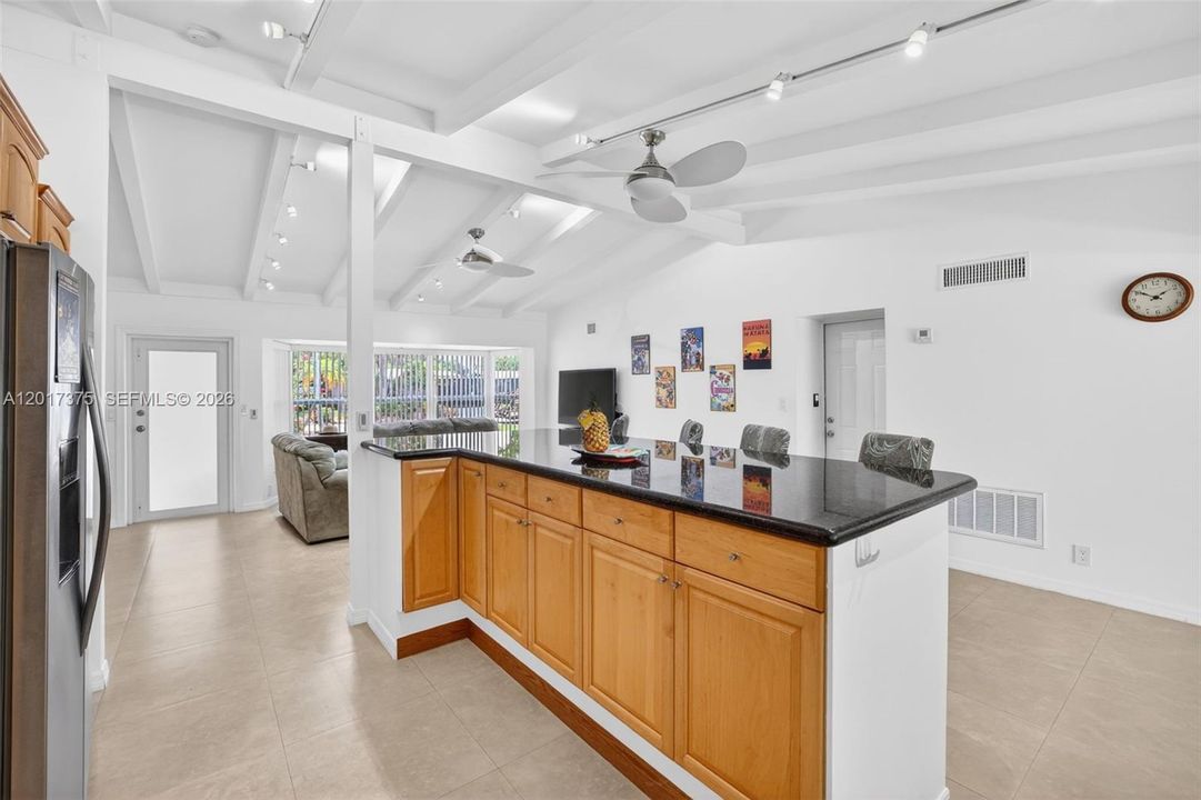 For Sale: $1,050,000 (4 beds, 3 baths, 1688 Square Feet)
