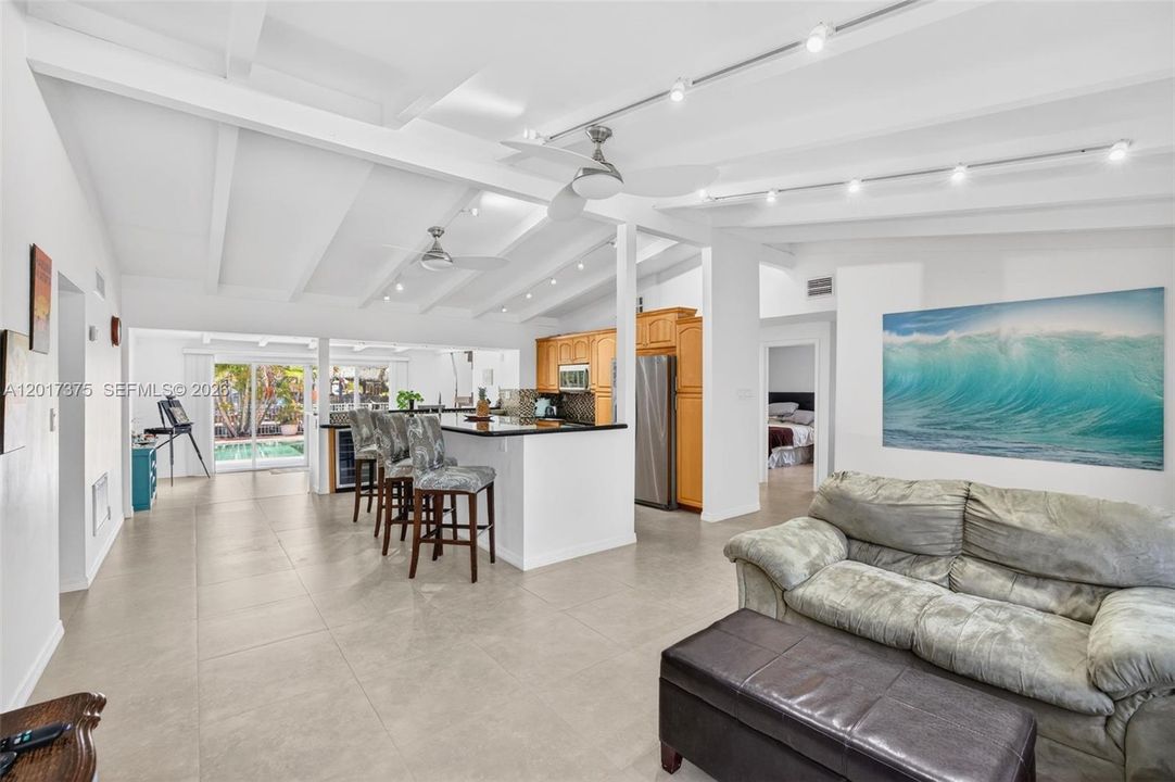 For Sale: $1,050,000 (4 beds, 3 baths, 1688 Square Feet)