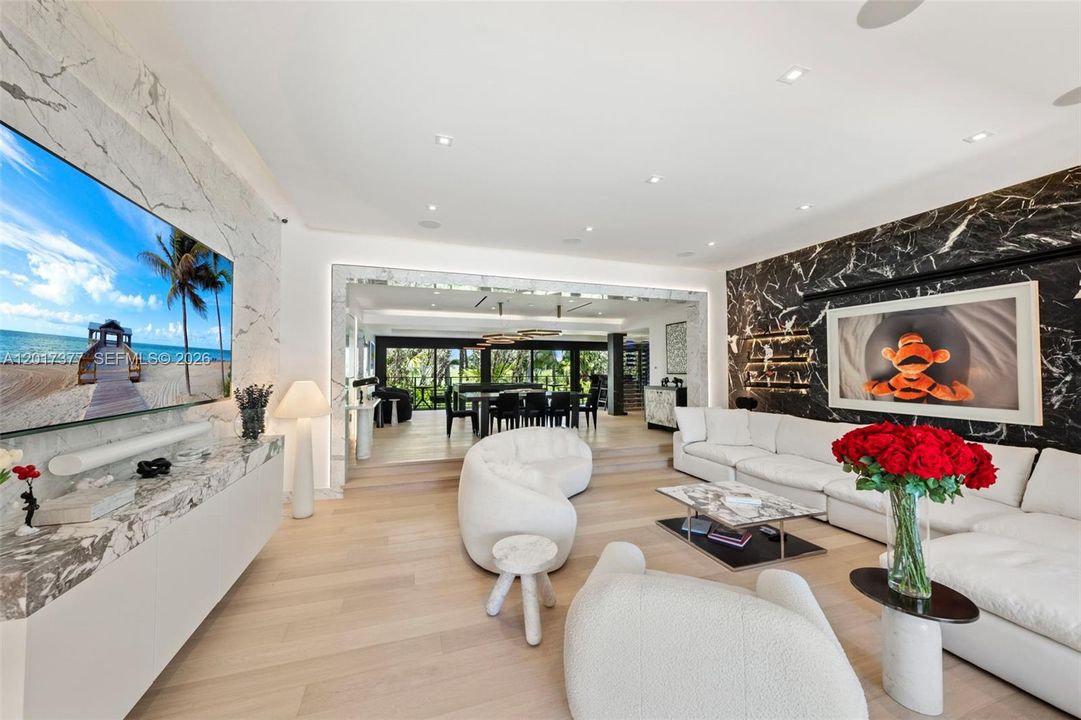 For Sale: $5,600,000 (5 beds, 4 baths, 3400 Square Feet)