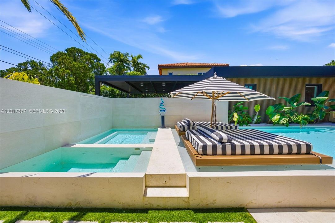 For Sale: $5,600,000 (5 beds, 4 baths, 3400 Square Feet)