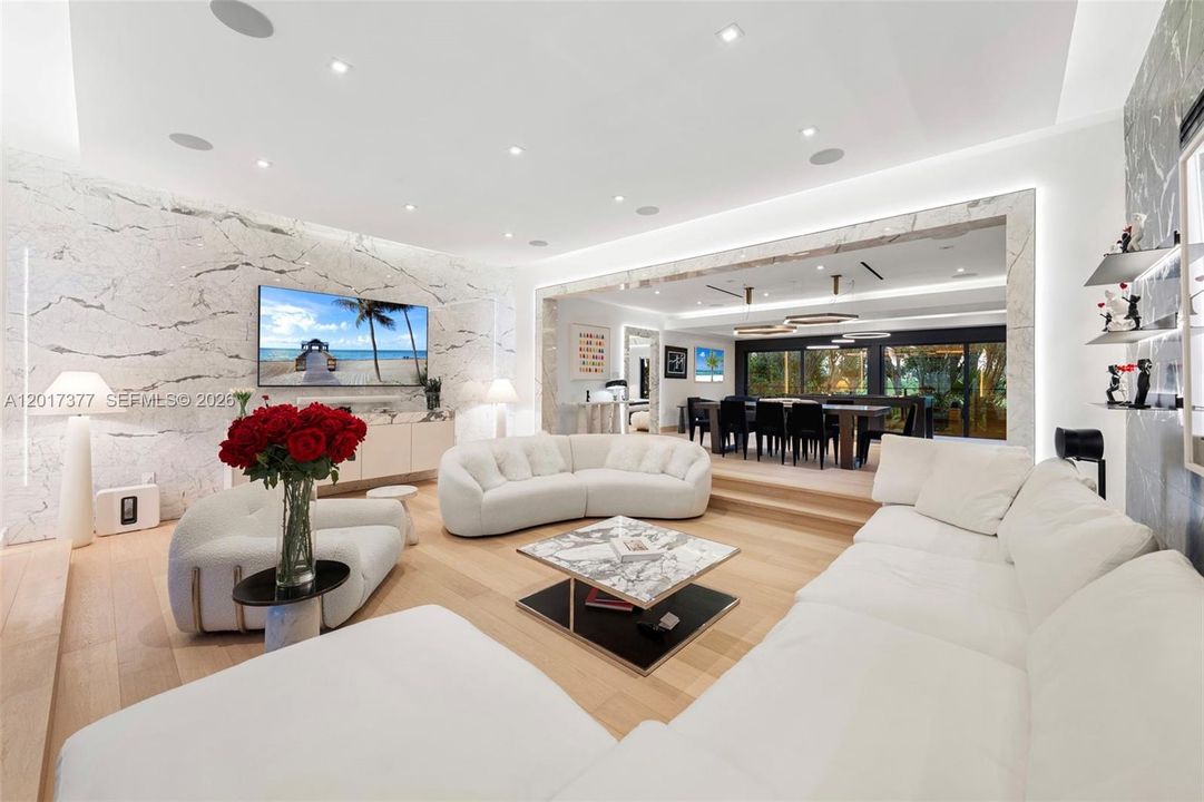 For Sale: $5,600,000 (5 beds, 4 baths, 3400 Square Feet)