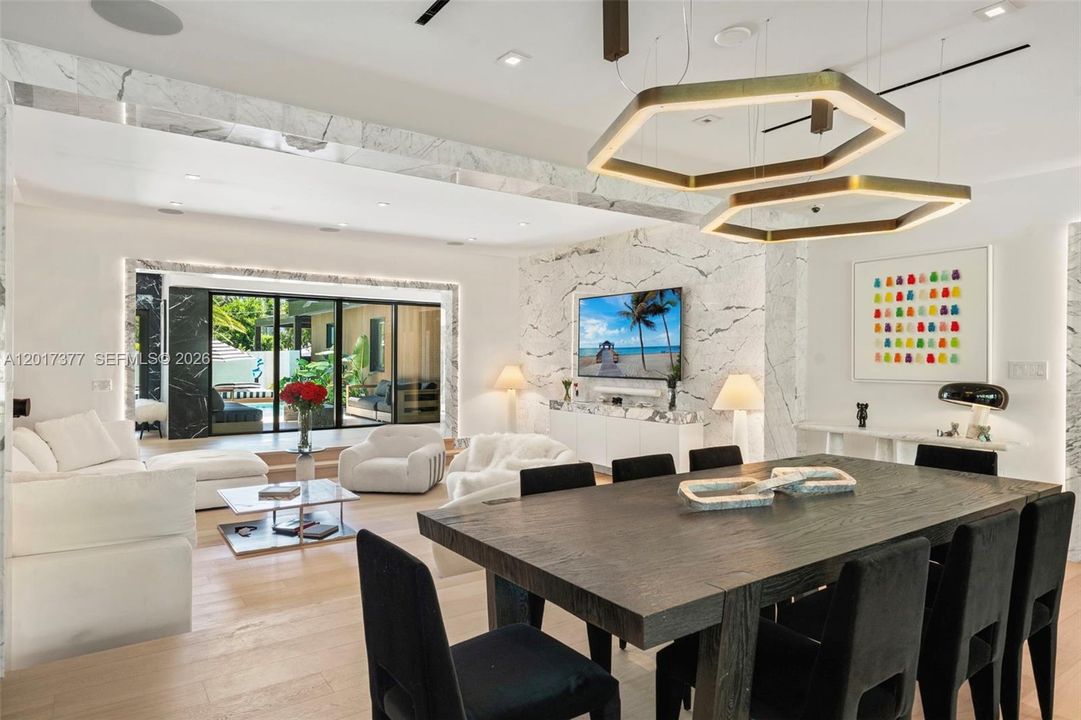 For Sale: $5,600,000 (5 beds, 4 baths, 3400 Square Feet)