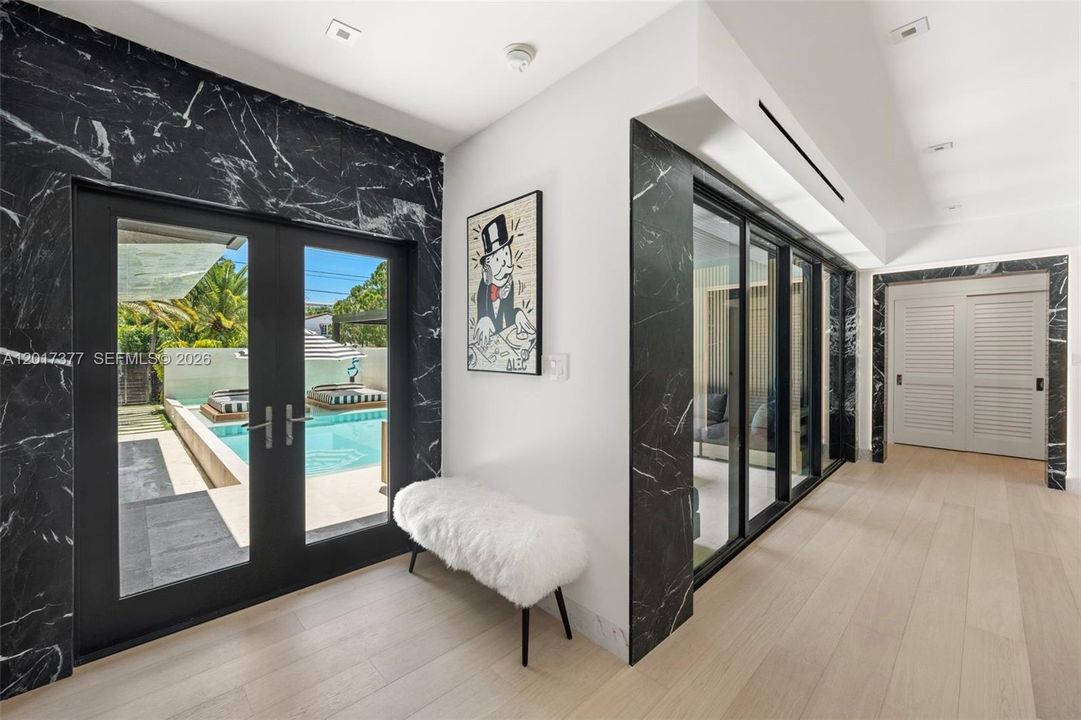 For Sale: $5,600,000 (5 beds, 4 baths, 3400 Square Feet)