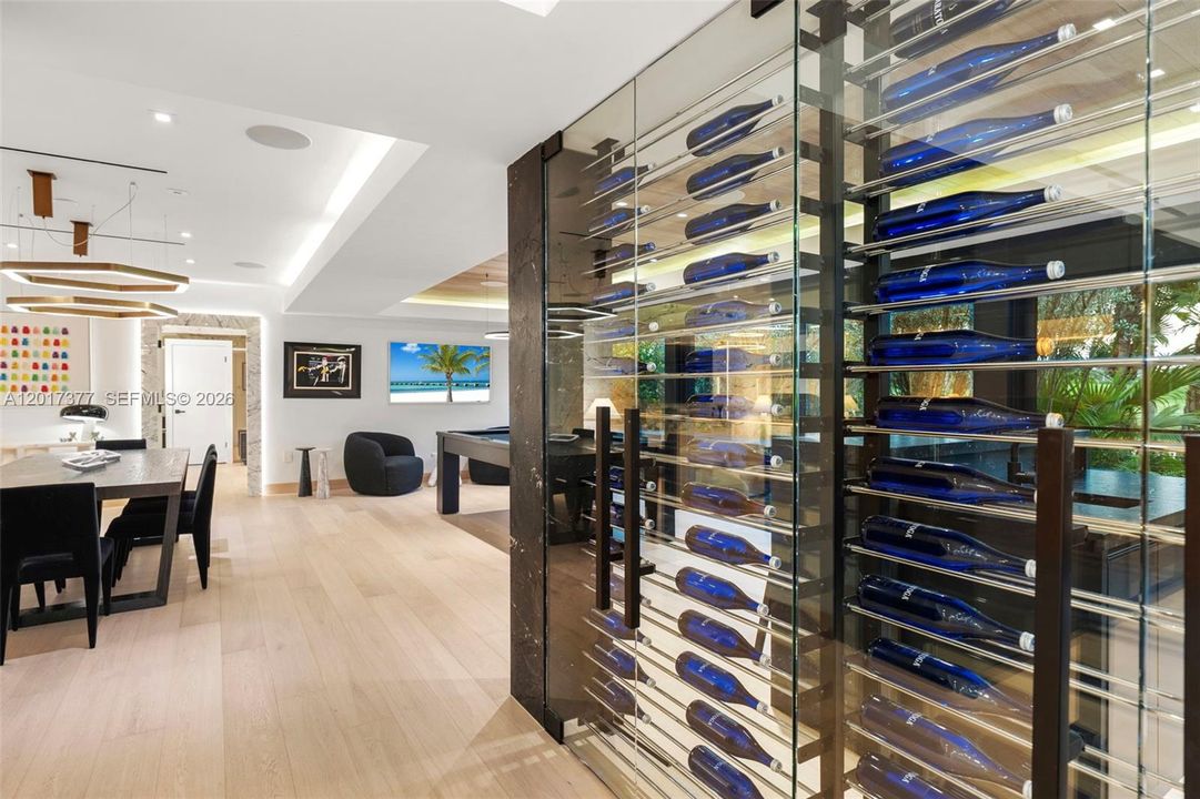 For Sale: $5,600,000 (5 beds, 4 baths, 3400 Square Feet)