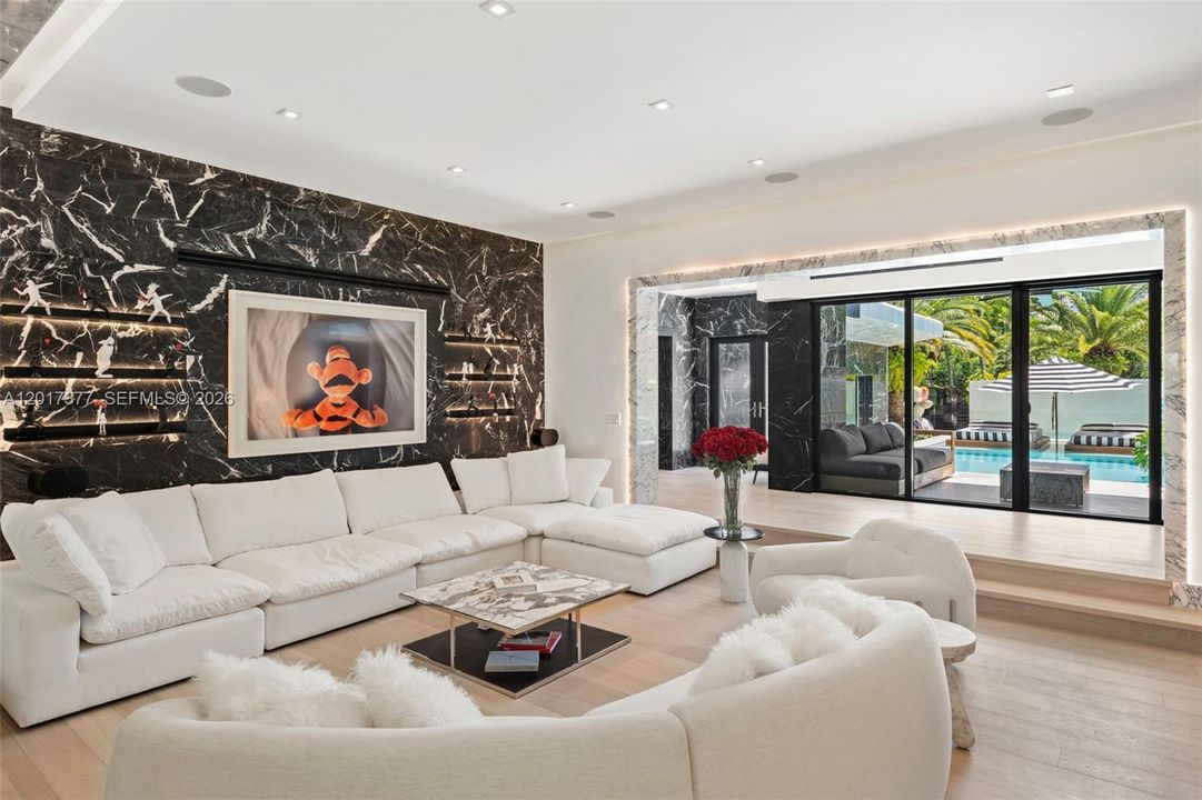 For Sale: $5,600,000 (5 beds, 4 baths, 3400 Square Feet)