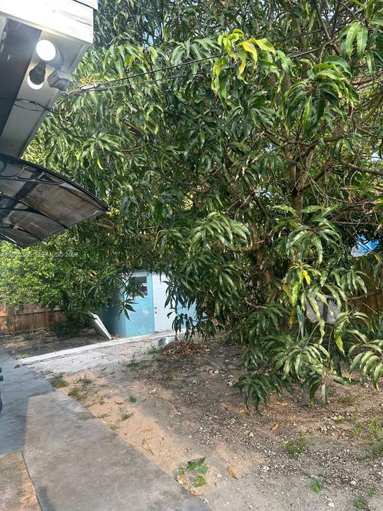 Activo con contrato: $475,000 (4 camas, 2 baños, 900 Pies cuadrados)