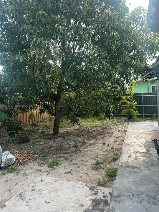 Activo con contrato: $475,000 (4 camas, 2 baños, 900 Pies cuadrados)