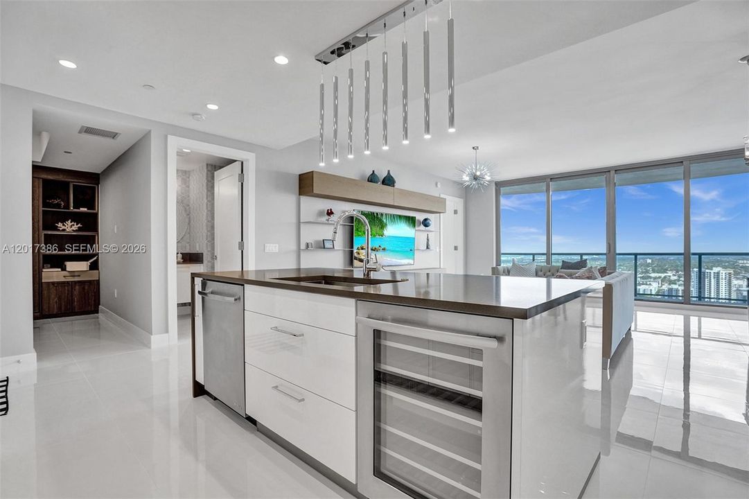 For Rent: $7,950 (2 beds, 2 baths, 1404 Square Feet)