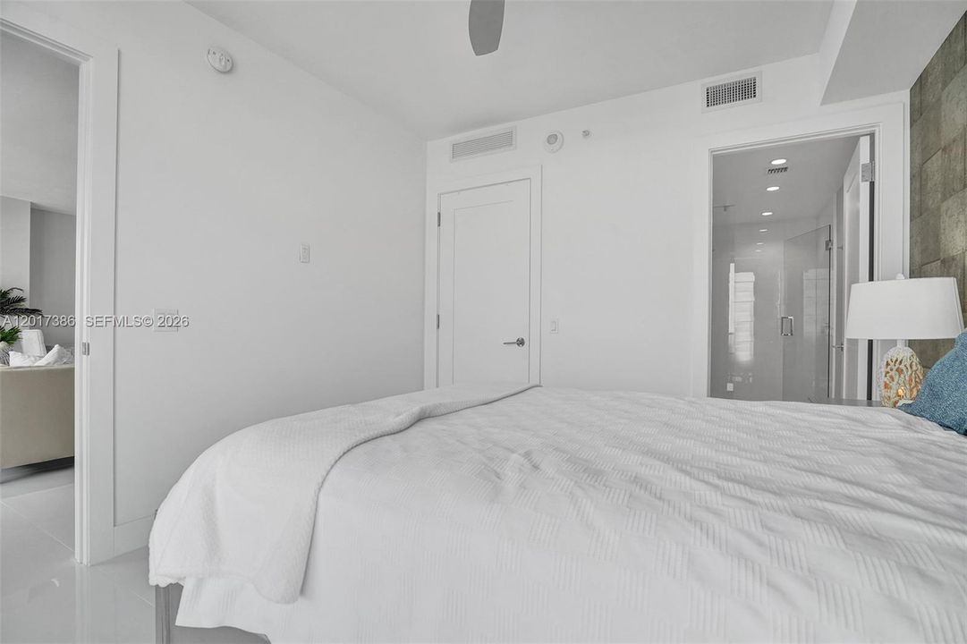 For Rent: $7,950 (2 beds, 2 baths, 1404 Square Feet)
