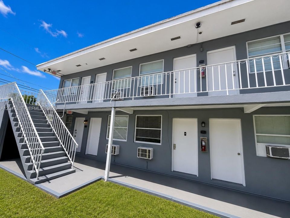 **Photo Disclaimer:**Some images have been virtually staged or digitally enhanced to illustrate the property's potential. Furniture, décor, finishes, and other elements shown may not be present in the home. Buyers are encouraged to visit the property in person to verify its current condition.