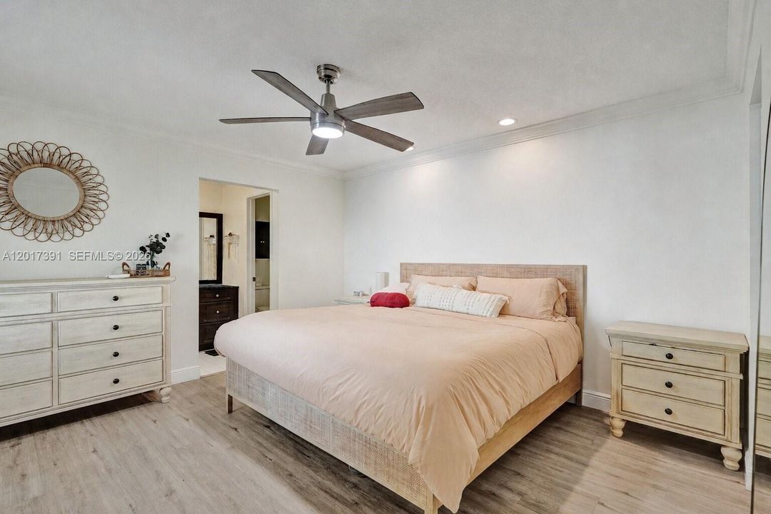 Activo con contrato: $550,000 (3 camas, 2 baños, 1348 Pies cuadrados)