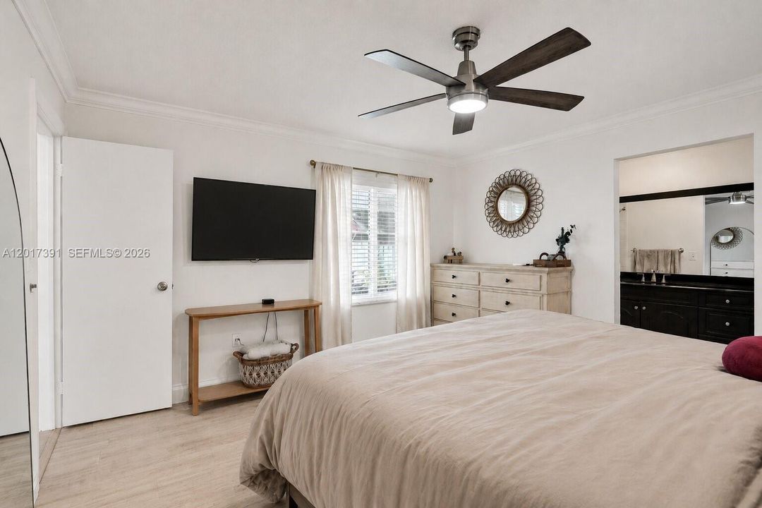 Activo con contrato: $550,000 (3 camas, 2 baños, 1348 Pies cuadrados)