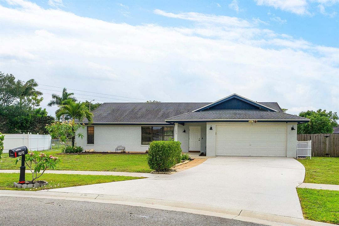 004-206ParkwoodDriveSouth-RoyalPalmBeach