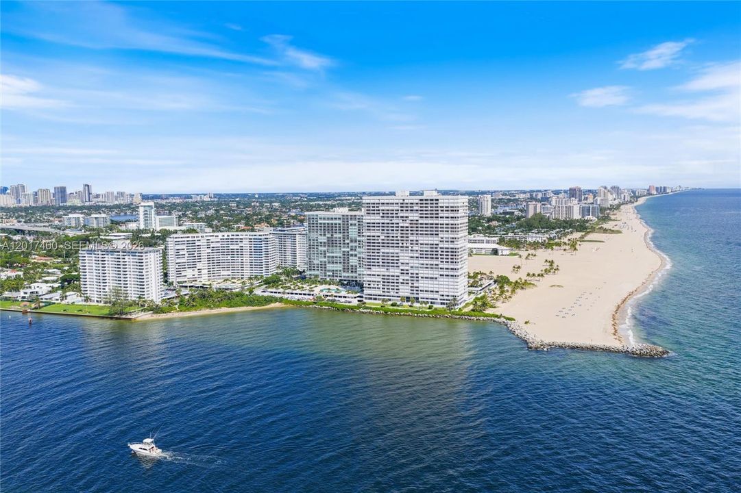 For Sale: $399,000 (1 beds, 1 baths, 900 Square Feet)