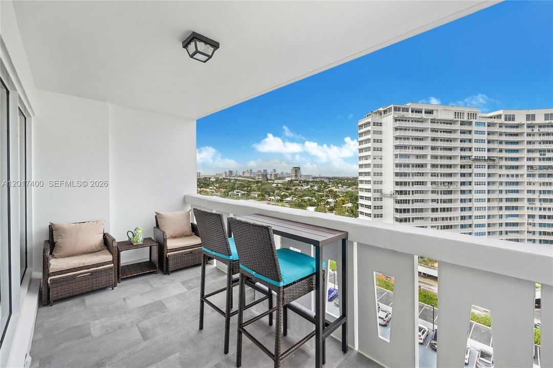 For Sale: $399,000 (1 beds, 1 baths, 900 Square Feet)