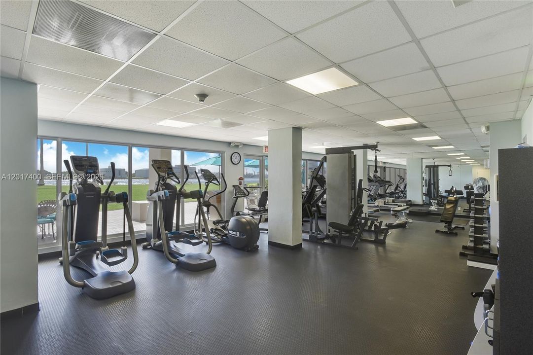For Sale: $399,000 (1 beds, 1 baths, 900 Square Feet)