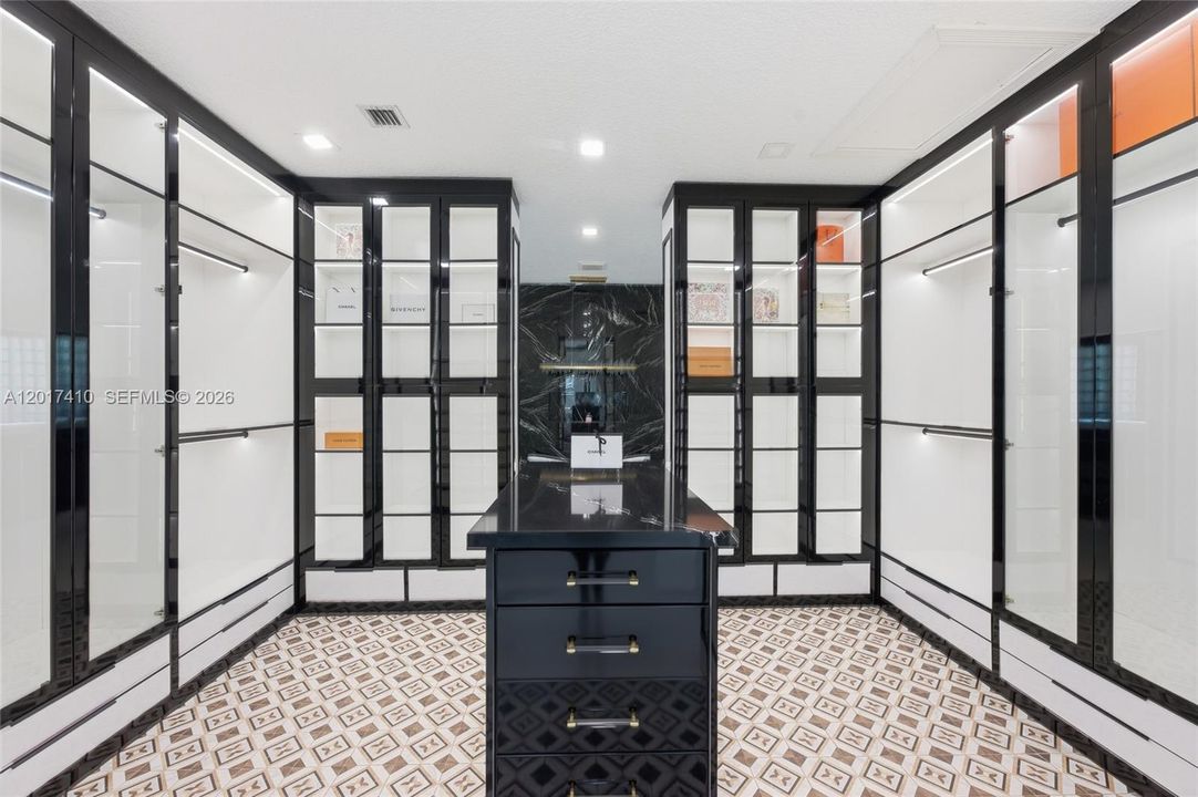 For Sale: $2,249,000 (4 beds, 4 baths, 4026 Square Feet)