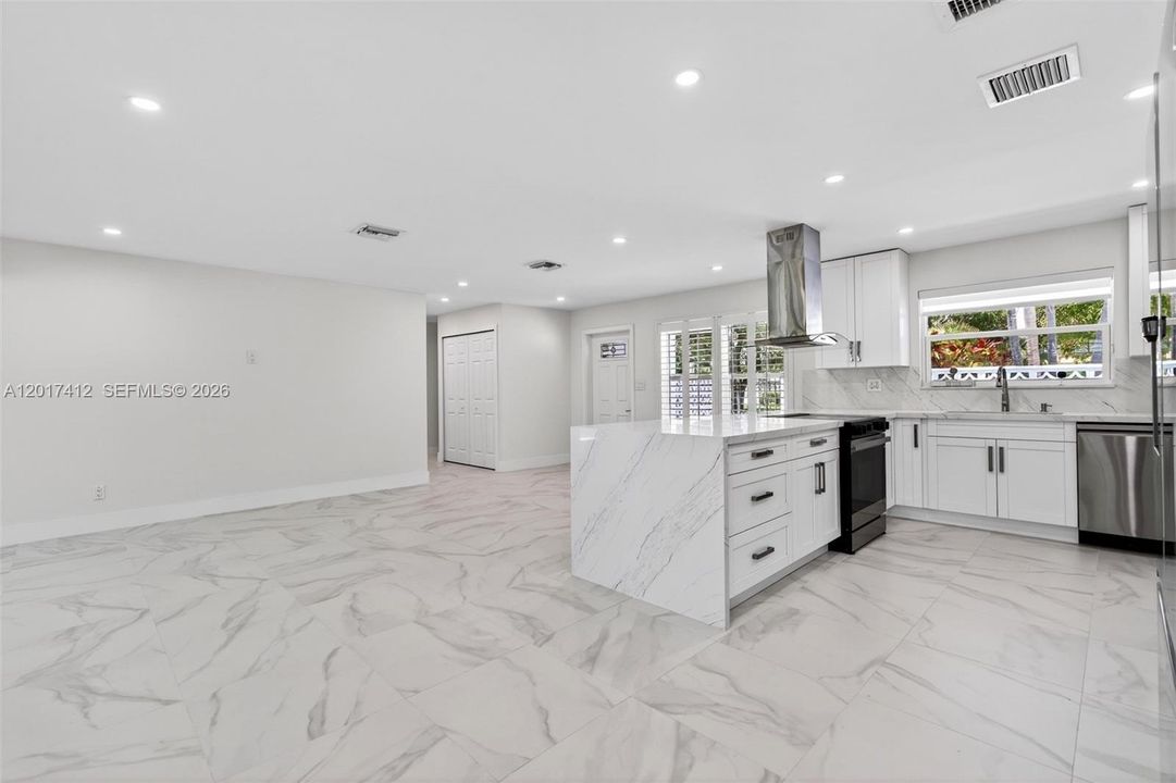 В аренду: $6,499 (4 спален, 2 ванн, 1789 Квадратных фут)