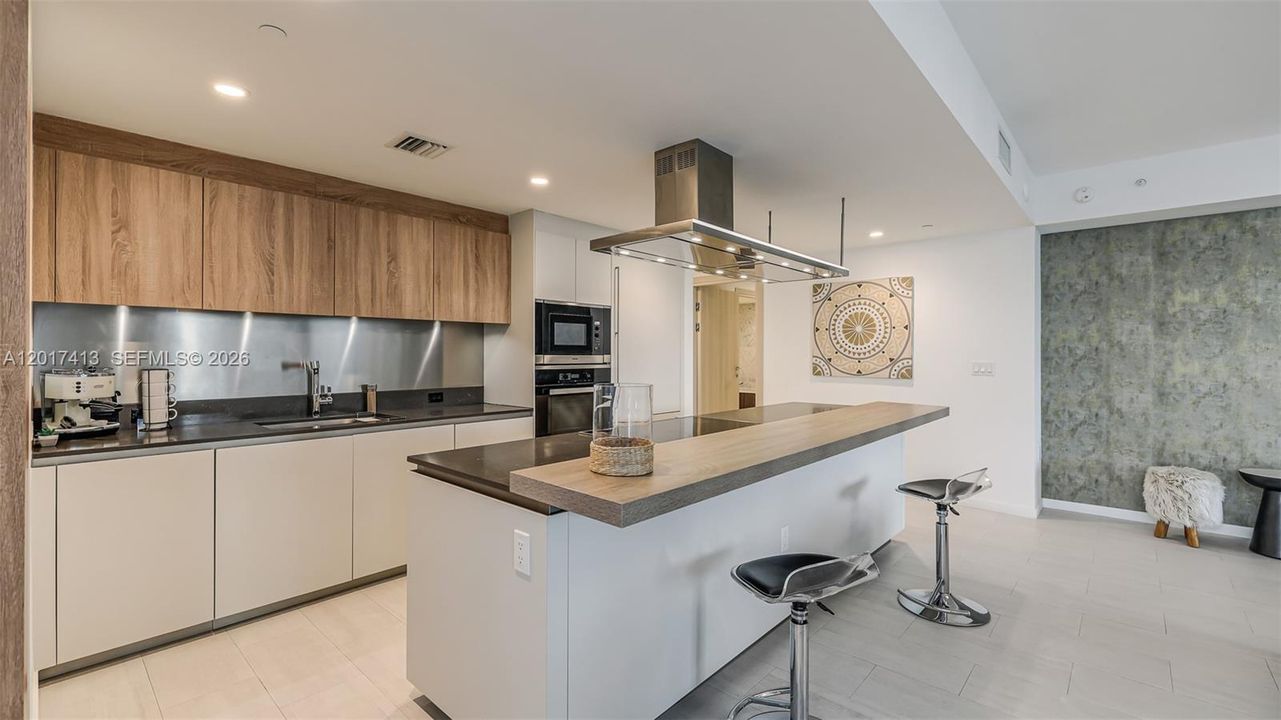 En Venta: $2,550,000 (3 camas, 3 baños, 1909 Pies cuadrados)