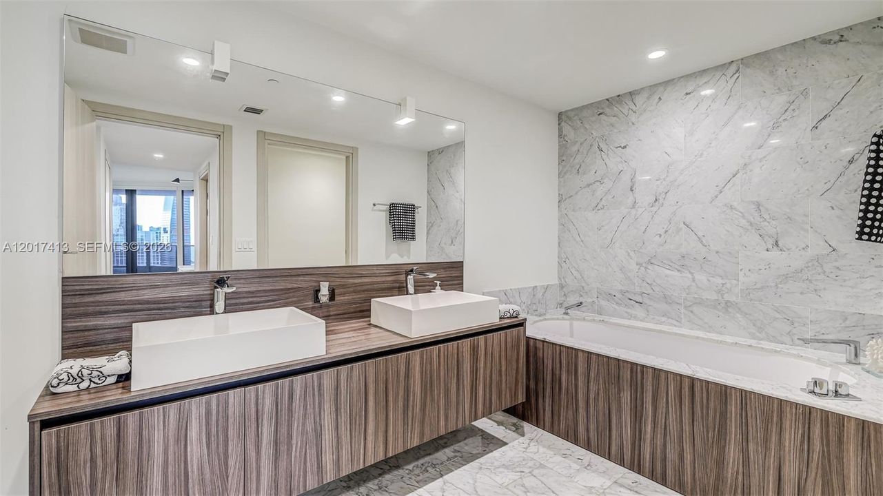 En Venta: $2,550,000 (3 camas, 3 baños, 1909 Pies cuadrados)