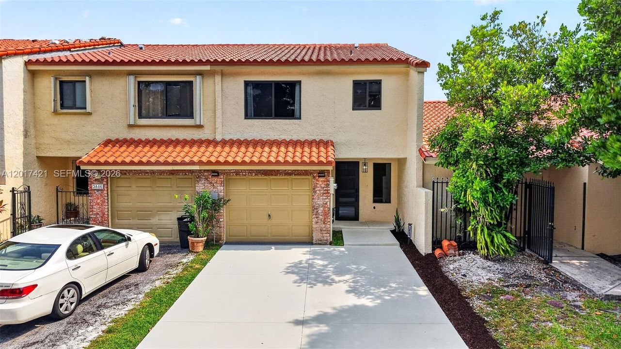 Great curb appeal, welcome home!