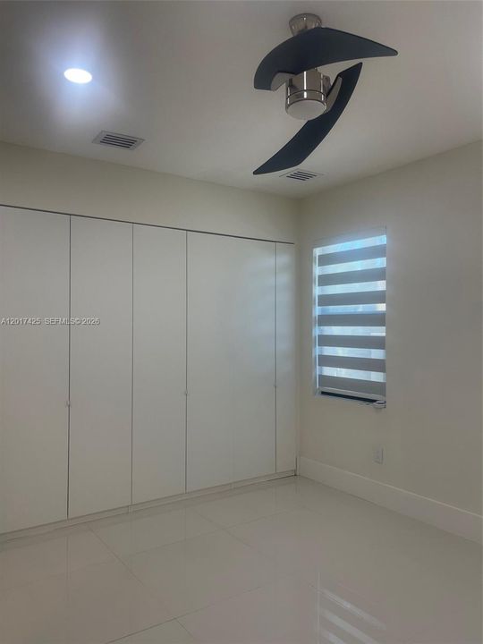 В аренду: $1,750 (1 спален, 1 ванн, 3472 Квадратных фут)