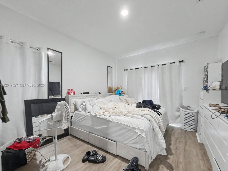 En Venta: $575,000 (5 camas, 4 baños, 1902 Pies cuadrados)