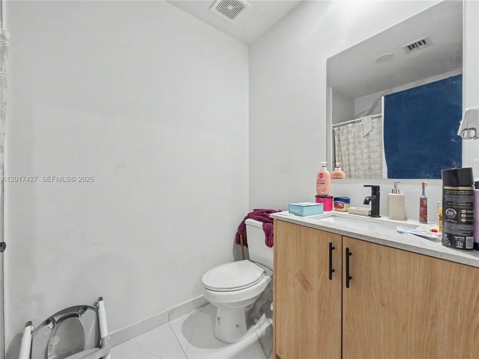 En Venta: $575,000 (5 camas, 4 baños, 1902 Pies cuadrados)