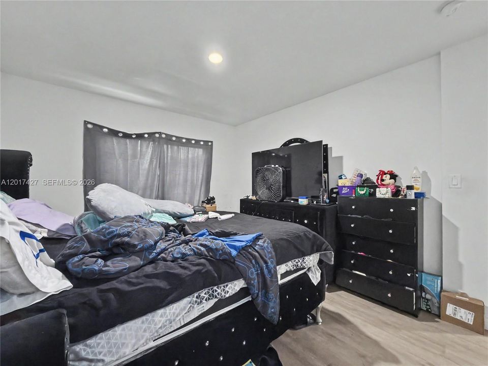 En Venta: $575,000 (5 camas, 4 baños, 1902 Pies cuadrados)