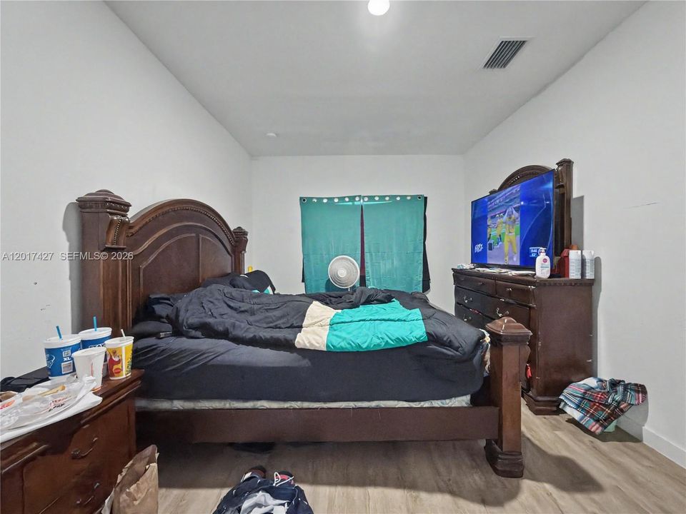 En Venta: $575,000 (5 camas, 4 baños, 1902 Pies cuadrados)