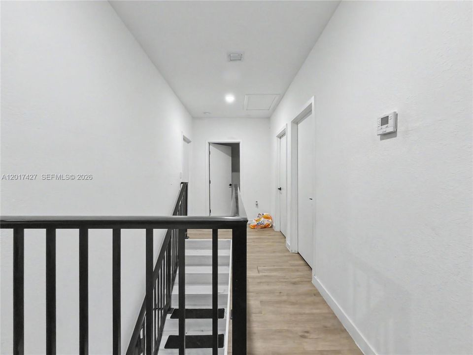 En Venta: $575,000 (5 camas, 4 baños, 1902 Pies cuadrados)