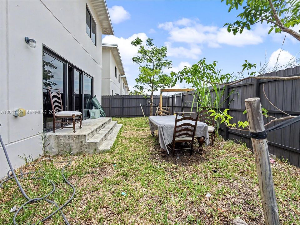 En Venta: $575,000 (5 camas, 4 baños, 1902 Pies cuadrados)