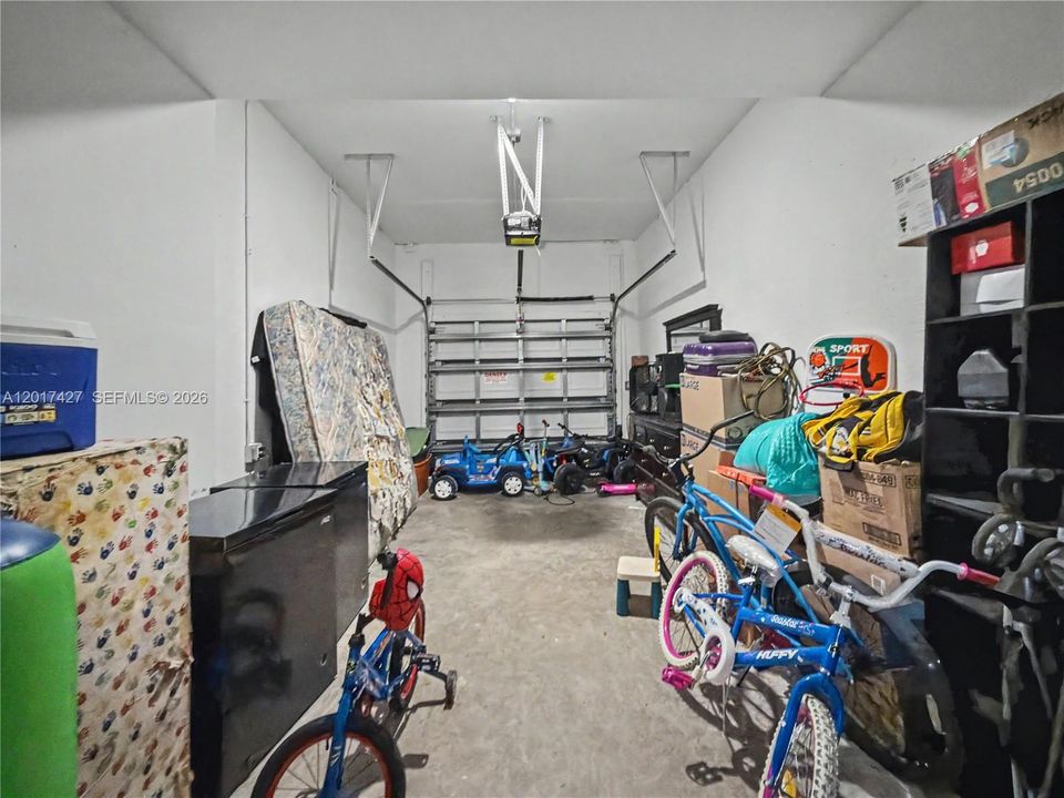 En Venta: $575,000 (5 camas, 4 baños, 1902 Pies cuadrados)